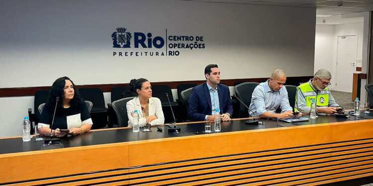 Faixa seletiva da Av. Brasil poderá ser utilizada por carros e motos fora dos horários de pico.