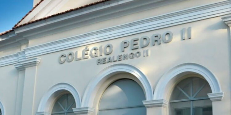 Funcionários do Colégio Pedro II iniciam greve hoje.