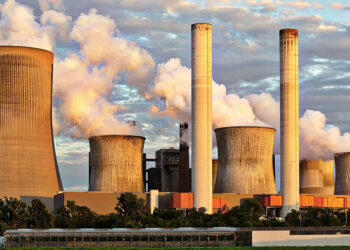 Frente Parlamentar propõe a inclusão da energia nuclear no programa de transição energética como uma fonte limpa para alcançar as metas climáticas.