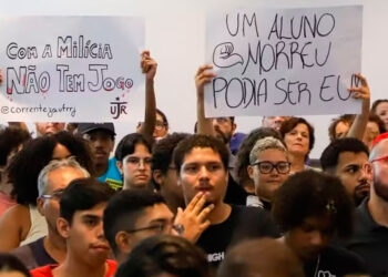 Estudantes e docentes da UFRRJ vão à alerj pedir por segurança após o falecimento de um aluno em Seropédica.