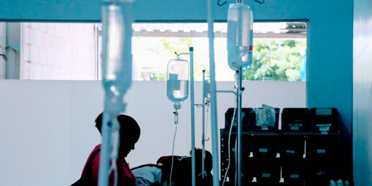 Rio de Janeiro mantém o decreto de epidemia de dengue em vigor.