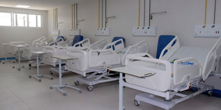 O Hospital Municipal de Magé começou a funcionar com atendimento 24 horas.