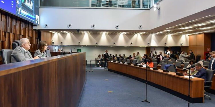 Alerj aprovou uma multa para empresas e bancos que cobraram taxa pela emissão de boletos.