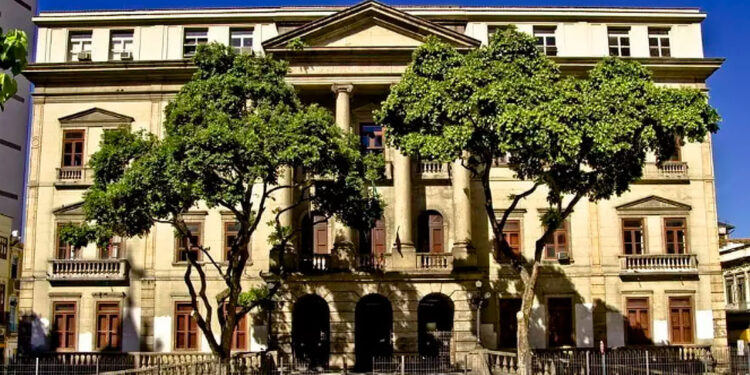 Suspensão de aulas no Instituto de Filosofia e Ciências Sociais da UFRJ.