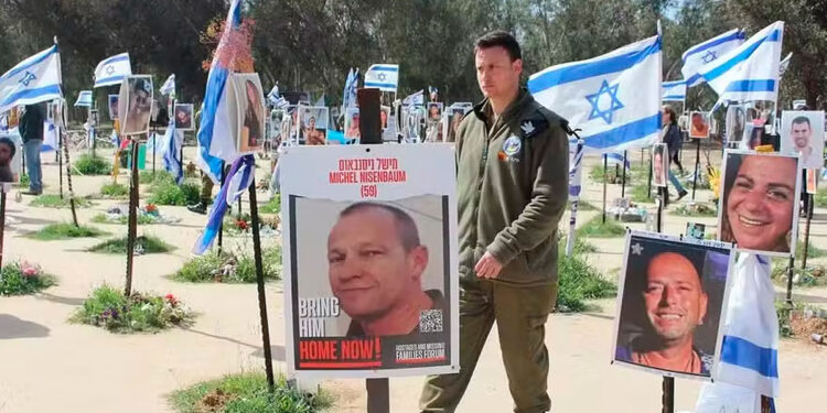 Exército de Israel recupera corpos de três reféns do Hamas, incluindo um brasileiro.