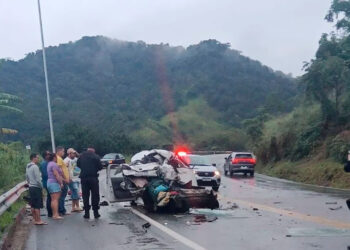 Acidente fatal entre ônibus e carro em Mangaratiba resulta em quatro mortos.