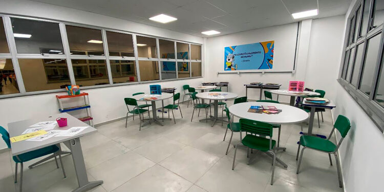Estudantes de Caxias recebem nova Escola Municipal no Parque Paulista.