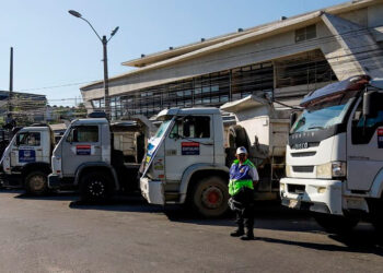 Operação cidade limpa começa em São João de Meriti, na Baixada Fluminense.