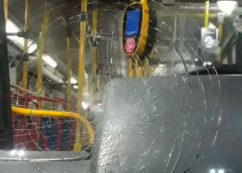 Vandalismo após feriado deixa mais de 30 ônibus fora de operação no Rio.