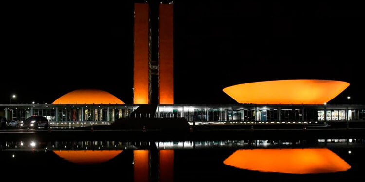 Congresso nacional se reúne para análise de vetos presidenciais.