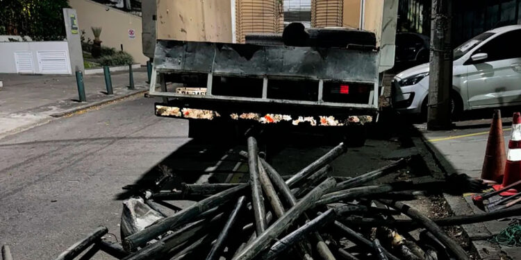 Prisão por furto de cabos de energia na Zona Oeste do Rio.