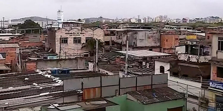 Tiroteio intenso na Zona Norte do Rio afeta operação da SuperVia.