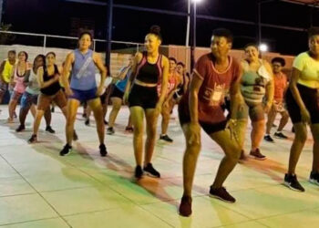 Academia da Saúde de Japeri amplia horário com aulas de Zumba à noite.