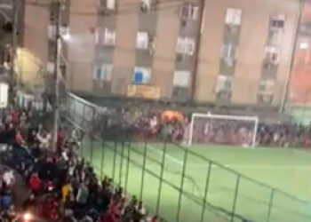 Autoridades buscam identificar envolvidos em tiroteio durante torneio de futebol na Maré.