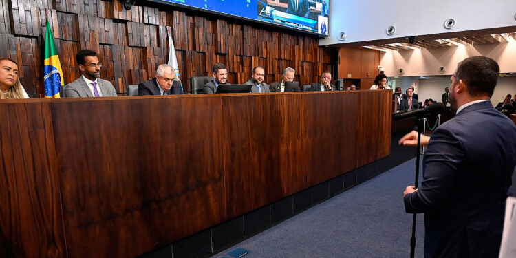 Frente da Alerj abre Semana de Conscientização sobre Pessoas em Situação de Rua.