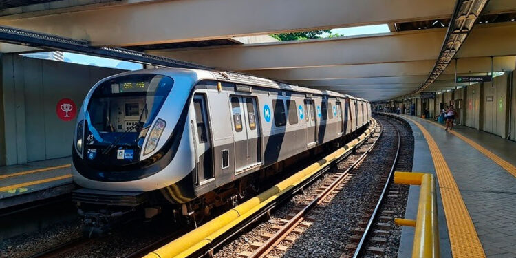 Interrupção na Linha 2 do MetrôRio devido a Queda de Energia.