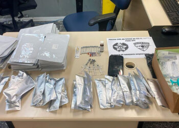 Polícia prende dentista por vender produtos estéticos ilegais.