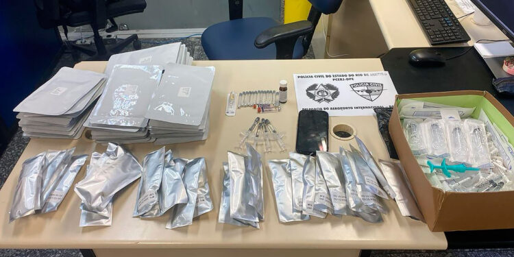 Polícia prende dentista por vender produtos estéticos ilegais.