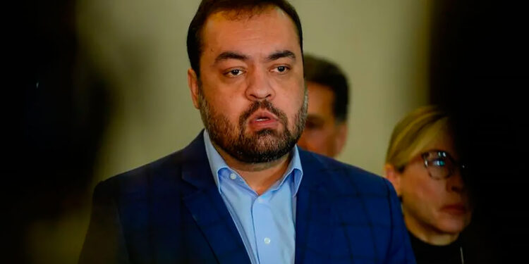 TRE-RJ julga pedido de cassação de Cláudio Castro, vice-governador e presidente da Alerj.