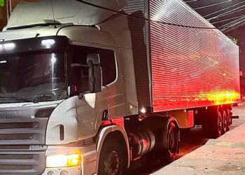 Caminhão é roubado próximo ao local onde duas pessoas morreram na Linha Amarela.