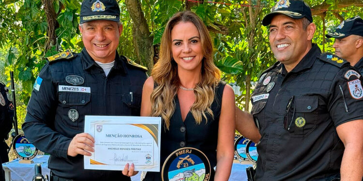 Tabeliã substituta recebe homenagem do 23º BPM.