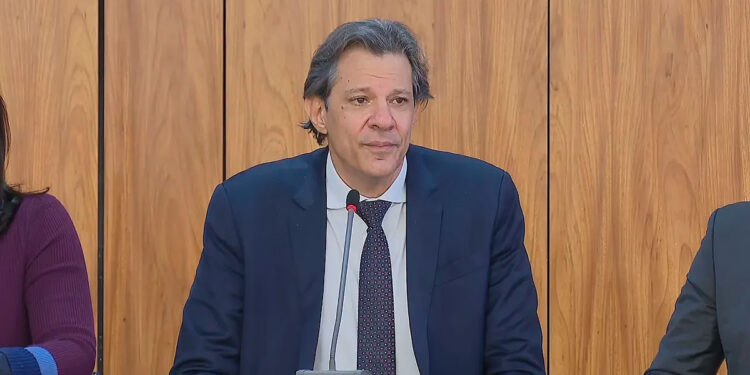 Lula expressa inquietação com o volume de renúncias fiscais, relata Haddad.