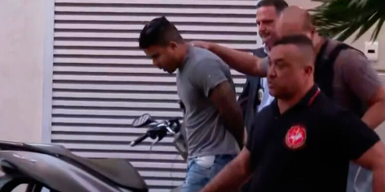 Operação conjunta desmantela quadrilha de estelionatários liderada por policial militar.