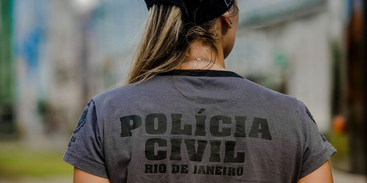 Operação contra quadrilha de estelionatários em Nova Iguaçu visa golpe em idosos.