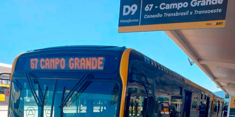 Lançamento de rota BRT que conecta terminais Campo Grande e Deodoro.