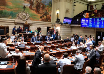 Vereadores aprovam incentivo à criação de nova Bolsa de Valores no Rio.