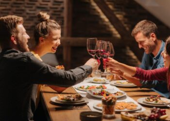 Projeto Heróis do Amor realiza jantar beneficente no Rio