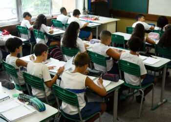 Rio de Janeiro Registra Menor Taxa de Abandono Escolar da História em 2023