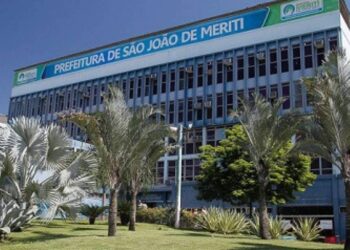 Barca passa lotada em São João de Meriti