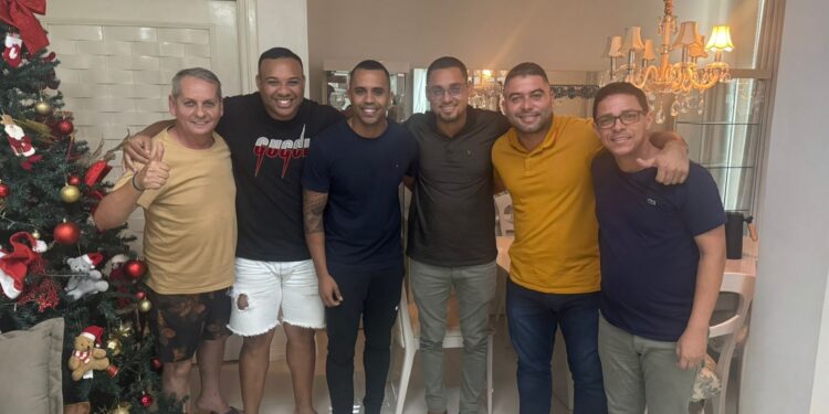 Fernanda Ontiveros assume segundo mandato e câmara racha na posse