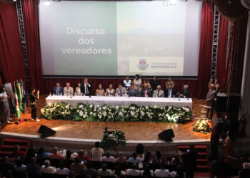 Professor Lucas, vice e 10 vereadores são empossados em Seropédica