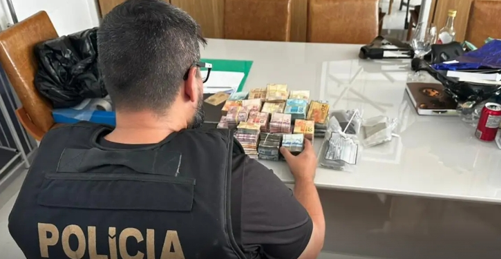 PF apreende saco de dinheiro na casa de prefeito