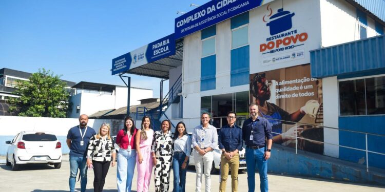 Lubrizol doa 26 notebooks para projetos sociais de Inclusão Digital em Belford Roxo