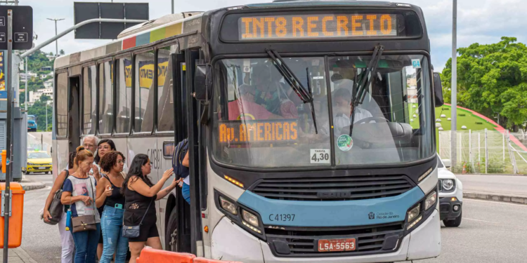 Ônibus do Rio deixarão de receber dinheiro contra fraude no setor