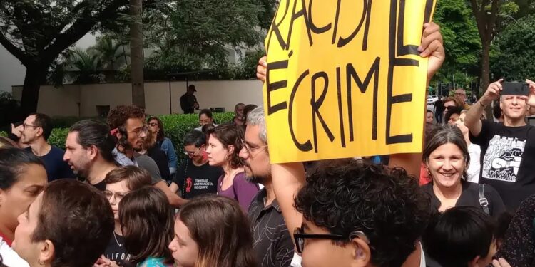 Nova lei cria protocolo obrigatório contra racismo e intolerância religiosa nas escolas do Rio