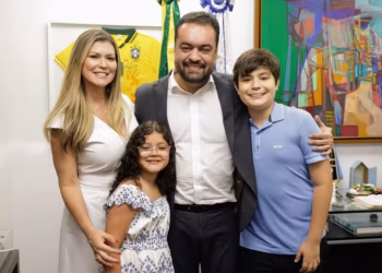 Justiça determina fim da escolta para família de Cláudio Castro