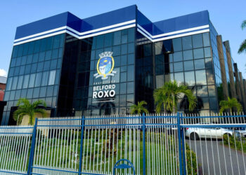 TCE-RJ manda suspender salários de 1.328 cargos criados no fim da gestão em Belford Roxo