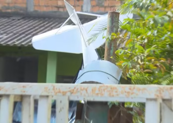 Queda de avião em casa deixa um morto em N.I
