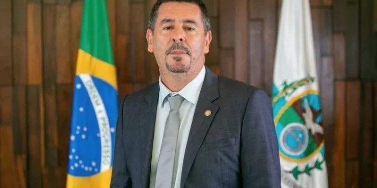 Deputado estadual Val Ceasa é alvo de operação por suspeita de atuar como “escudo político” para o TCP no Rio