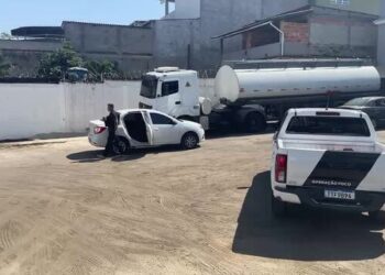 Fiscalização apreende 14 mil litros de combustíveis em galpão clandestino em Caxias