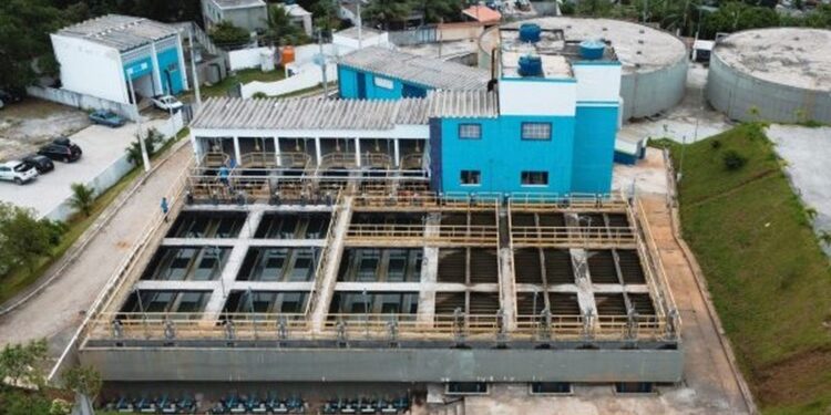 Falha de energia suspende produção de água em Duque de Caxias