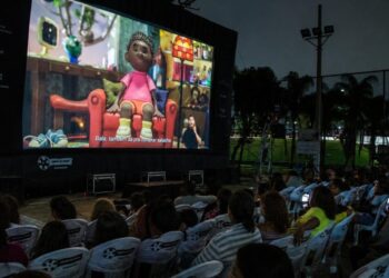 Queimados recebe cinema gratuito ao ar livre com 17 curtas nacionais