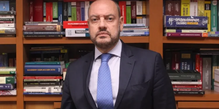 Governo do Rio exonera 6,1 mil comissionados sob gestão de Ricardo Couto