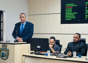 Januário assume e Fernanda agora é ex-prefeita de Japeri