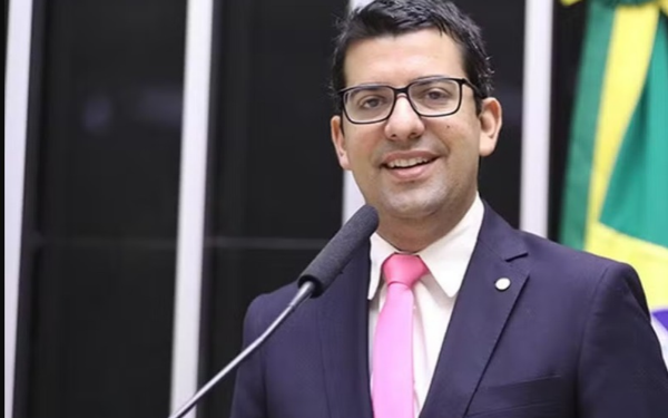 PF volta a mirar deputado em investigação sobre contratos de castração animal de R$ 200 milhões