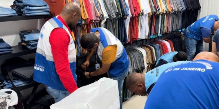 Loja é interditada em Campo Grande após apreensão de 742 peças falsificadas
